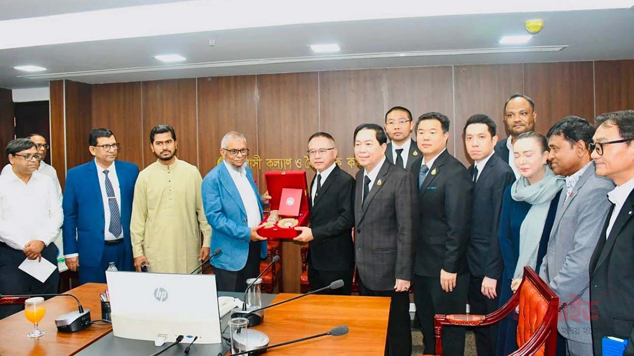 মন্ত্রী আরিফুল হক চৌধুরীর সাথে থাইল্যান্ডের একটি প্রতিনিধিদলের সৌজন্য